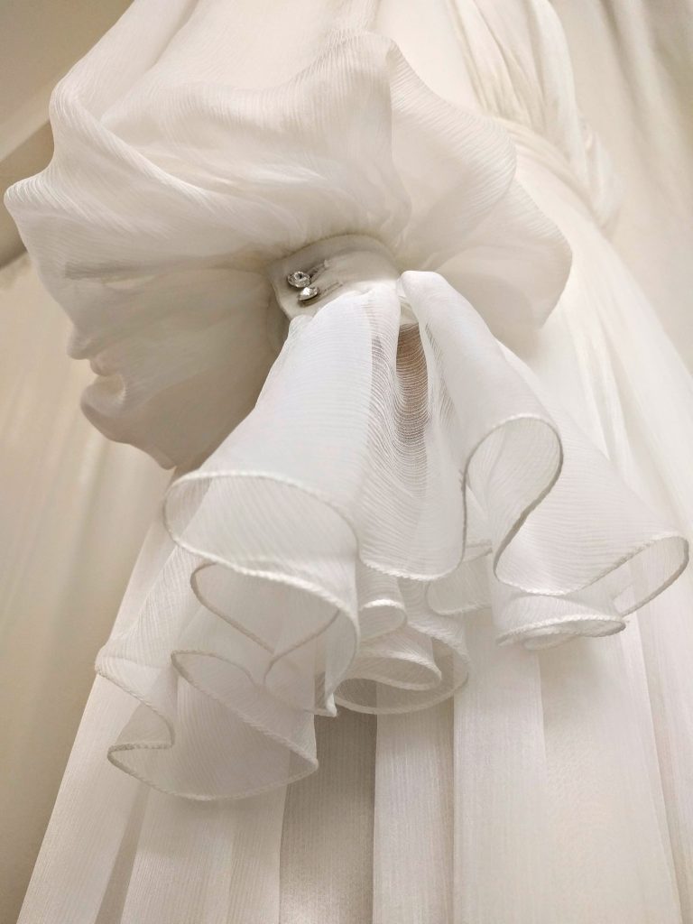robe de mariee sur mesure style couture haute gamme manches longues 